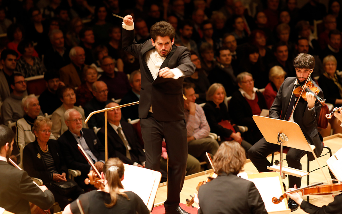 Dirighetta – ein Instrument für die Dirigierklasse Dirighetta – ein Instrument für die Dirigierklasse